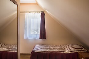 Fried Castle Hotel and Restaurant