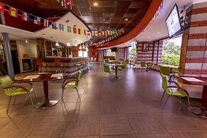 Summit Rainforest Golf Resort & All Inclusive