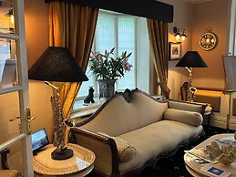 Chester Court Hotel