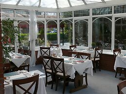 Chester Court Hotel
