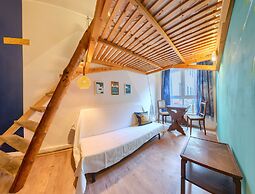 Labyrinth Hostel