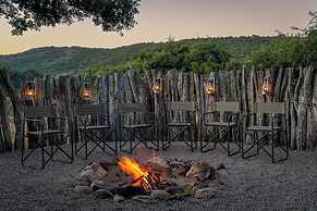 HillsNek Safari Camp - Amakhala Game Reserve