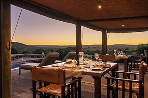 HillsNek Safari Camp - Amakhala Game Reserve