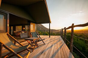 HillsNek Safari Camp - Amakhala Game Reserve