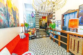 CasaBlanca Hotel