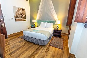 CasaBlanca Hotel