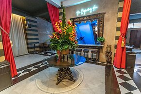 CasaBlanca Hotel
