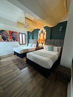CasaBlanca Hotel