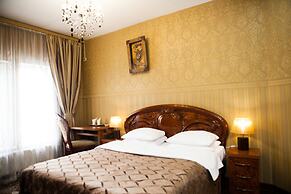 Bella Donna Hotel