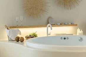 Antony Suites - Adults Only