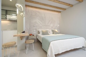 Antony Suites - Adults Only