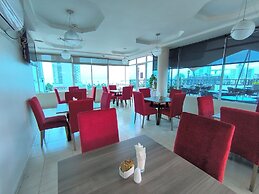 Hotel Bahia Suites