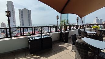 Hotel Bahia Suites