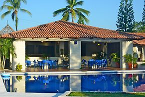 Cabo Blanco Hotel & Marina