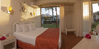 Cabo Blanco Hotel & Marina