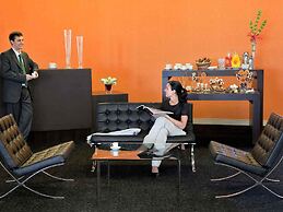 Pullman Rosario City Center Hotel