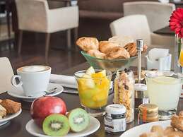 Pullman Rosario City Center Hotel