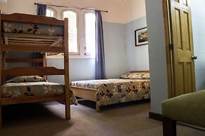Hostal Forestal - Hostel