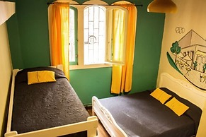 Hostal Forestal - Hostel