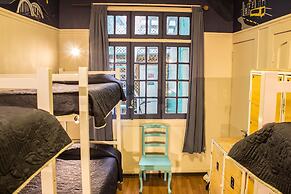 Hostal Forestal - Hostel