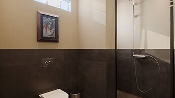 F Fine Suites- Adults Only