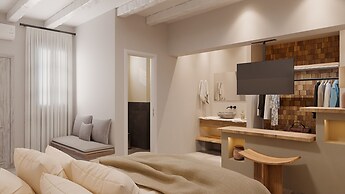 F Fine Suites- Adults Only