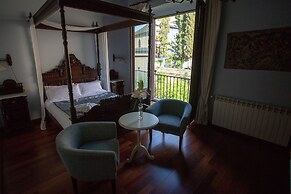 Palacio Mariana Pineda Hotel