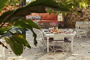 Alacati Zeytin Konak Hotel