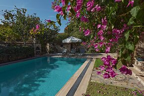 Alacati Zeytin Konak Hotel