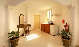 Lavilla Hotel