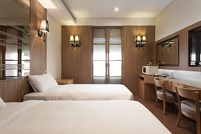 Charis Hotel