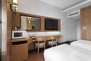 Charis Hotel