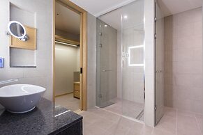 Charis Hotel