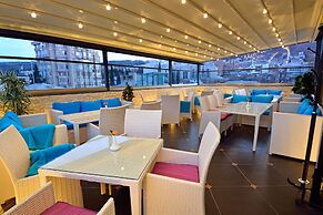 River Side Hotel