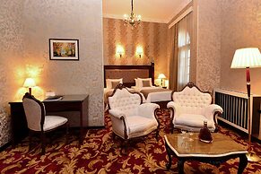 River Side Hotel