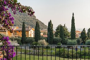 Villa Madrina Lovely and Dynamic Hotel