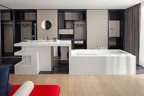 W London