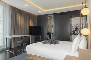 W London