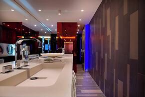 W London