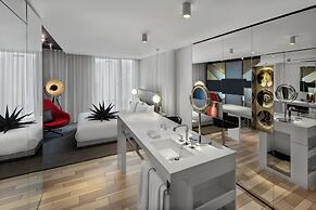 W London