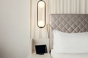 W London
