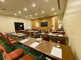 Holiday Inn Abu Dhabi by IHG