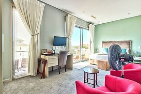The One 8 Hotel