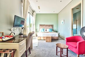 The One 8 Hotel
