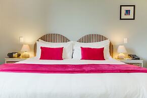 The One 8 Hotel