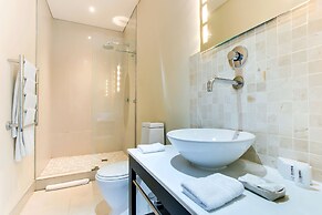 The One 8 Hotel