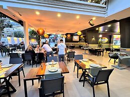 Tonoz Beach Hotel