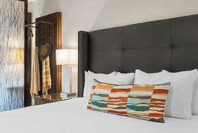 The Oxford Hotel Bend