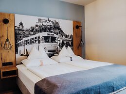 Levy's Rooms & Breakfast