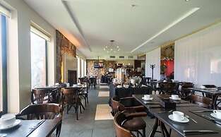 Regency Park Hotel